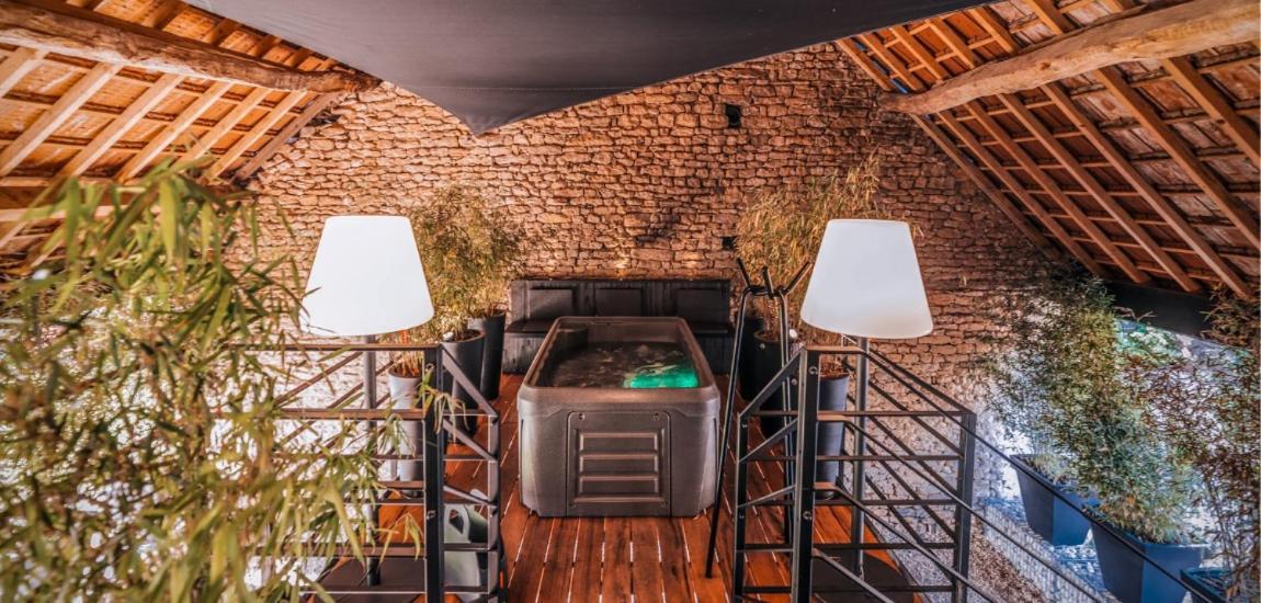 Le Studio Des Pres Verts Suite Design Avec Jacuzzi Privatif Jouey Екстер'єр фото